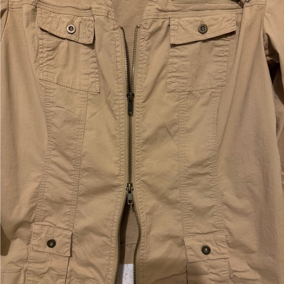 Y2 Blu Lightweight Khaki Ruffle Collar Utility Jacket Size Medium - Picture 8 of 9